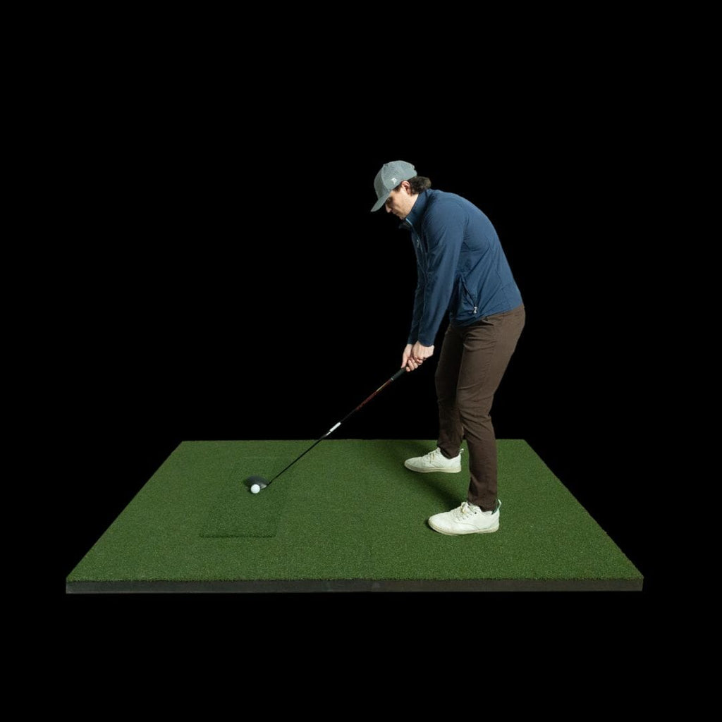 SIGPRO Softy 4' x 7' golf mat with centered hitting strip